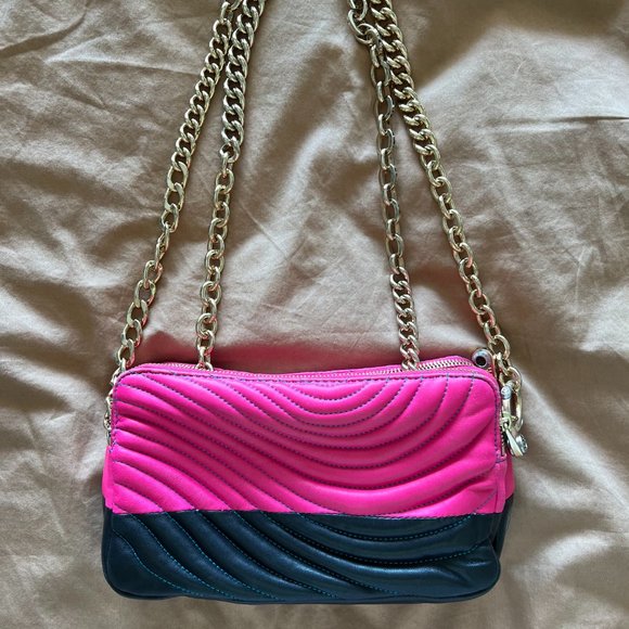 Henri Bendel No 7 Quilted Camera Bag - EUC 🤩 - Picture 1 of 8